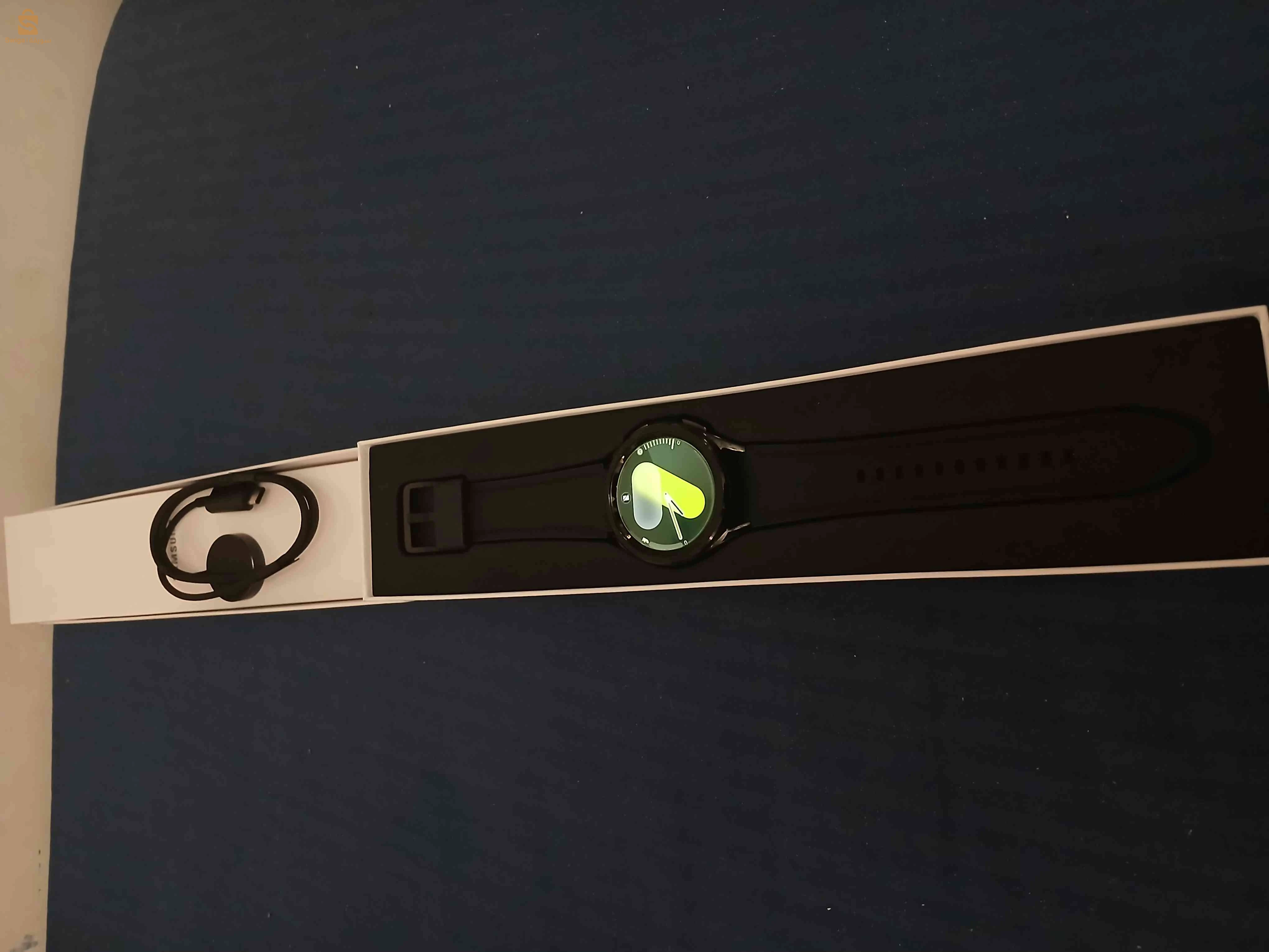 الساعات الذكية والعصابات