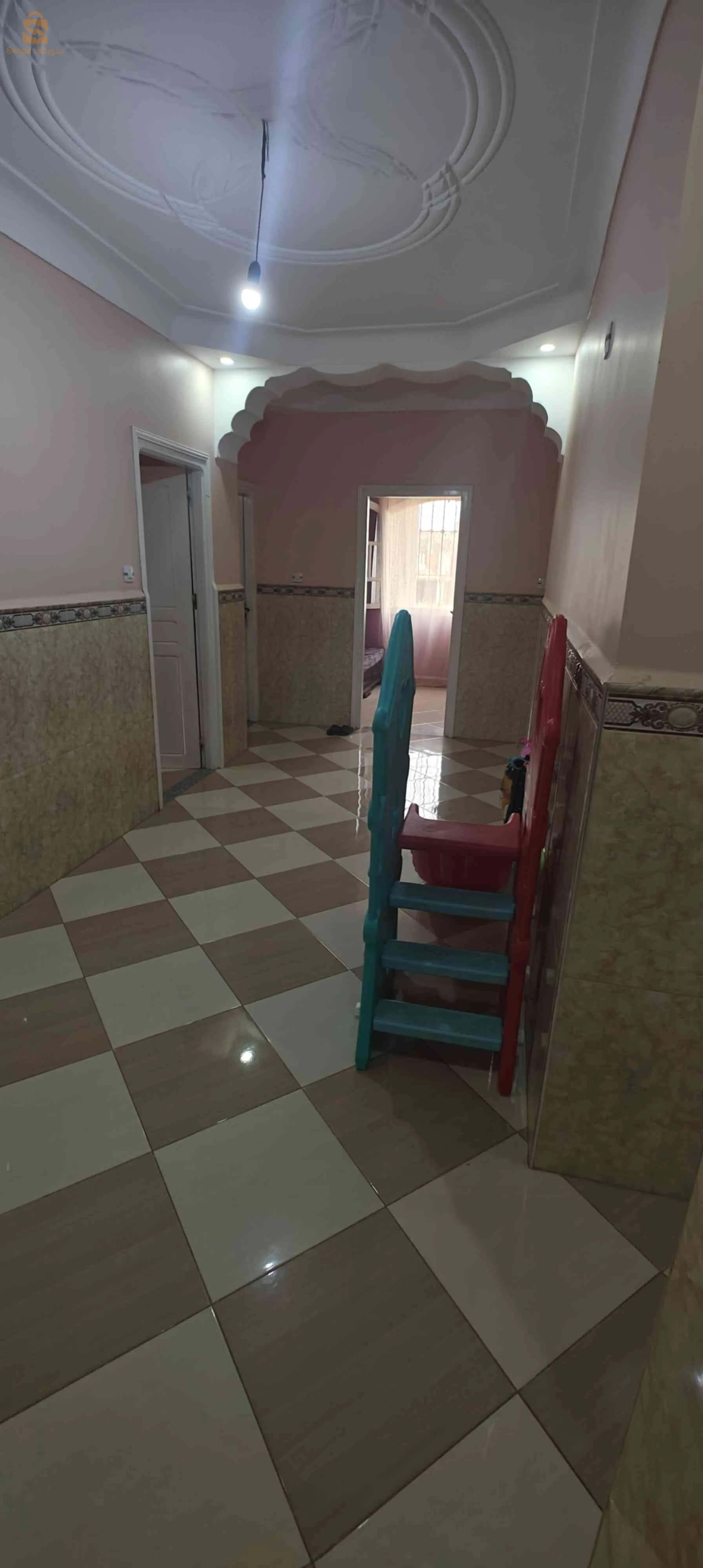 بيت ب5 غرف ، ذات مساحة واسعة 342 بالأخضرية