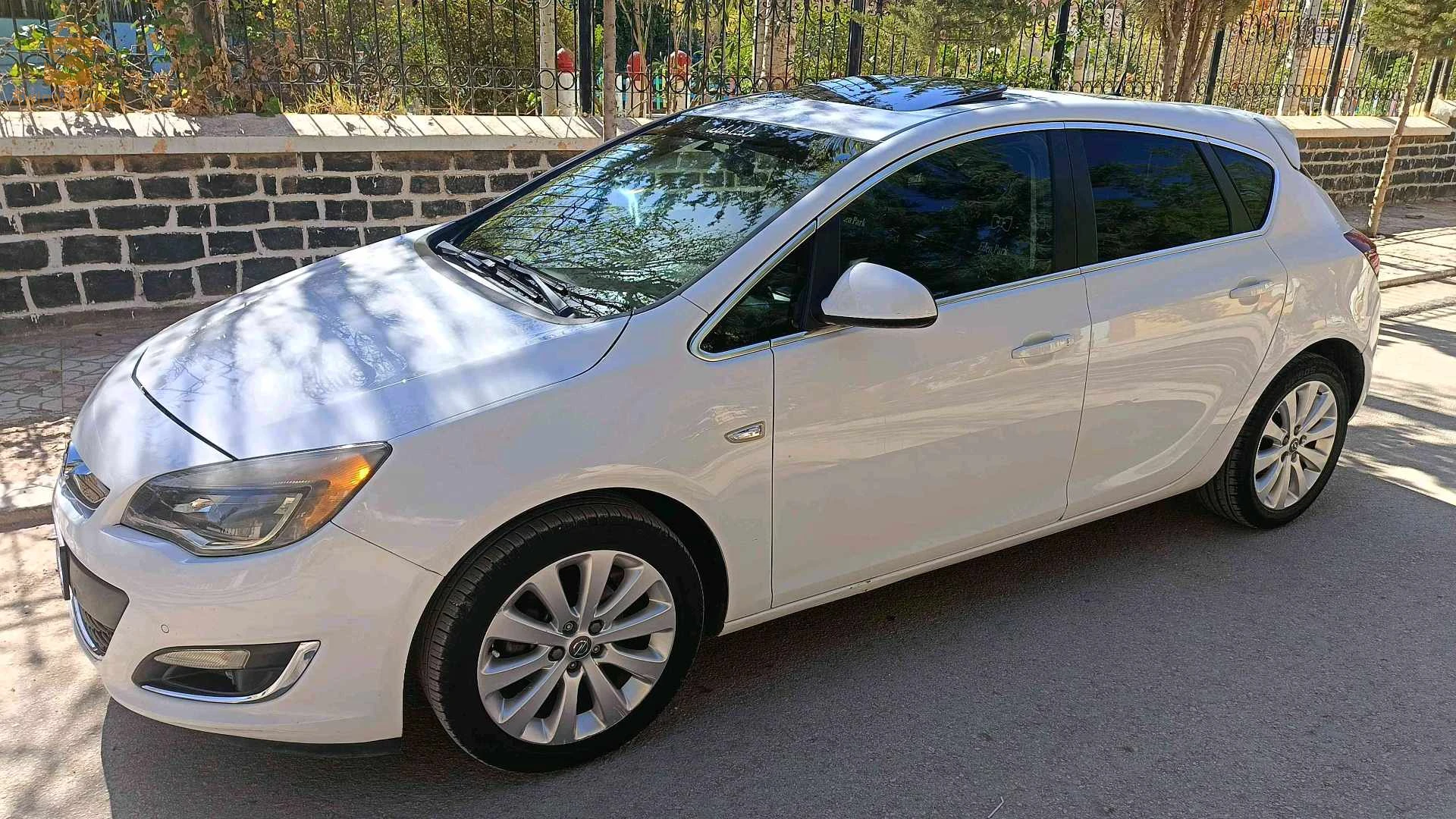 Opel Astra 2017 3 LAGHOUAT