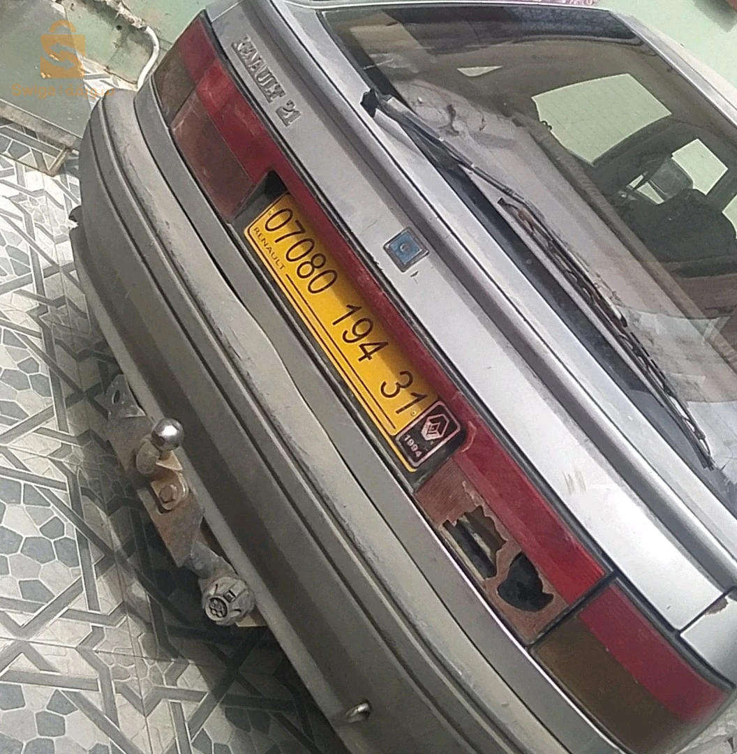 رينو R 21 1994 31 وهران