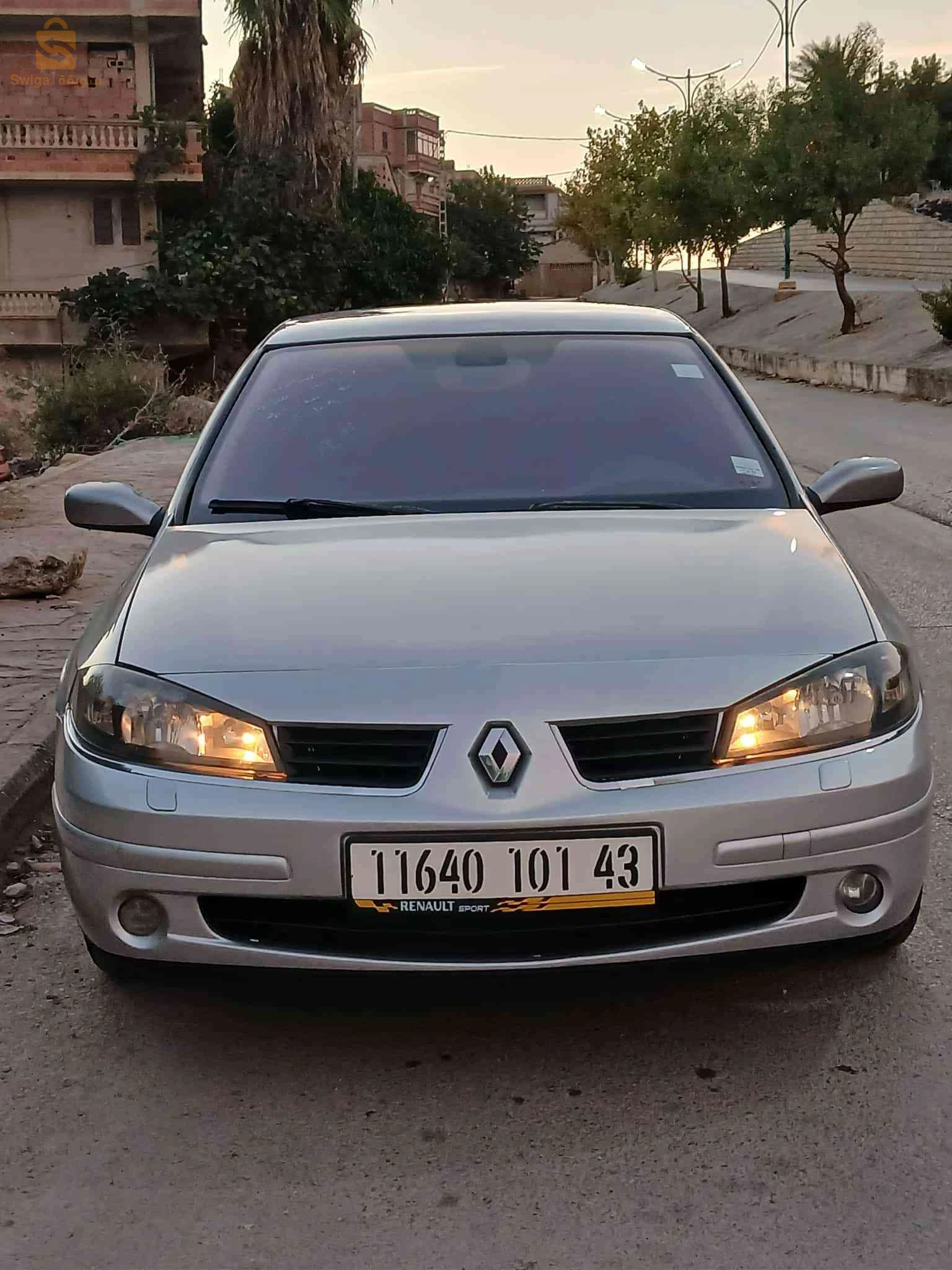 رينو Laguna 2001 43 ميلة