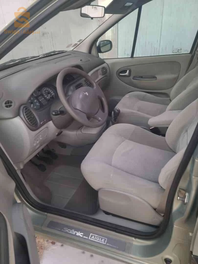 رينو Scenic 2003 39 الوادي