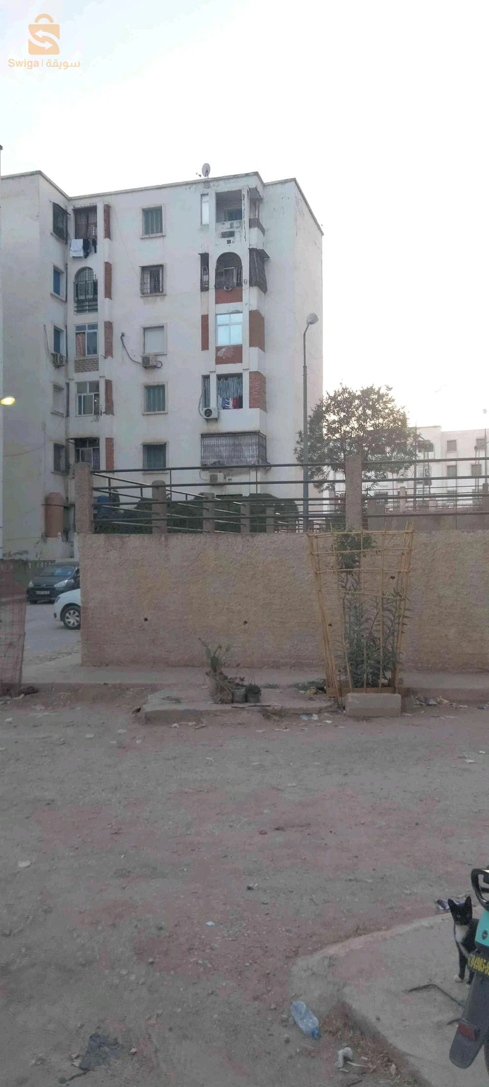 للبيع محلات تجارية عدد الغرف2 23 عنابة