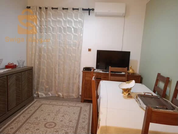 f3 لبيع اطلالة رائعة على البحر كل المرافق قريبة(avec lèvre de franxe)