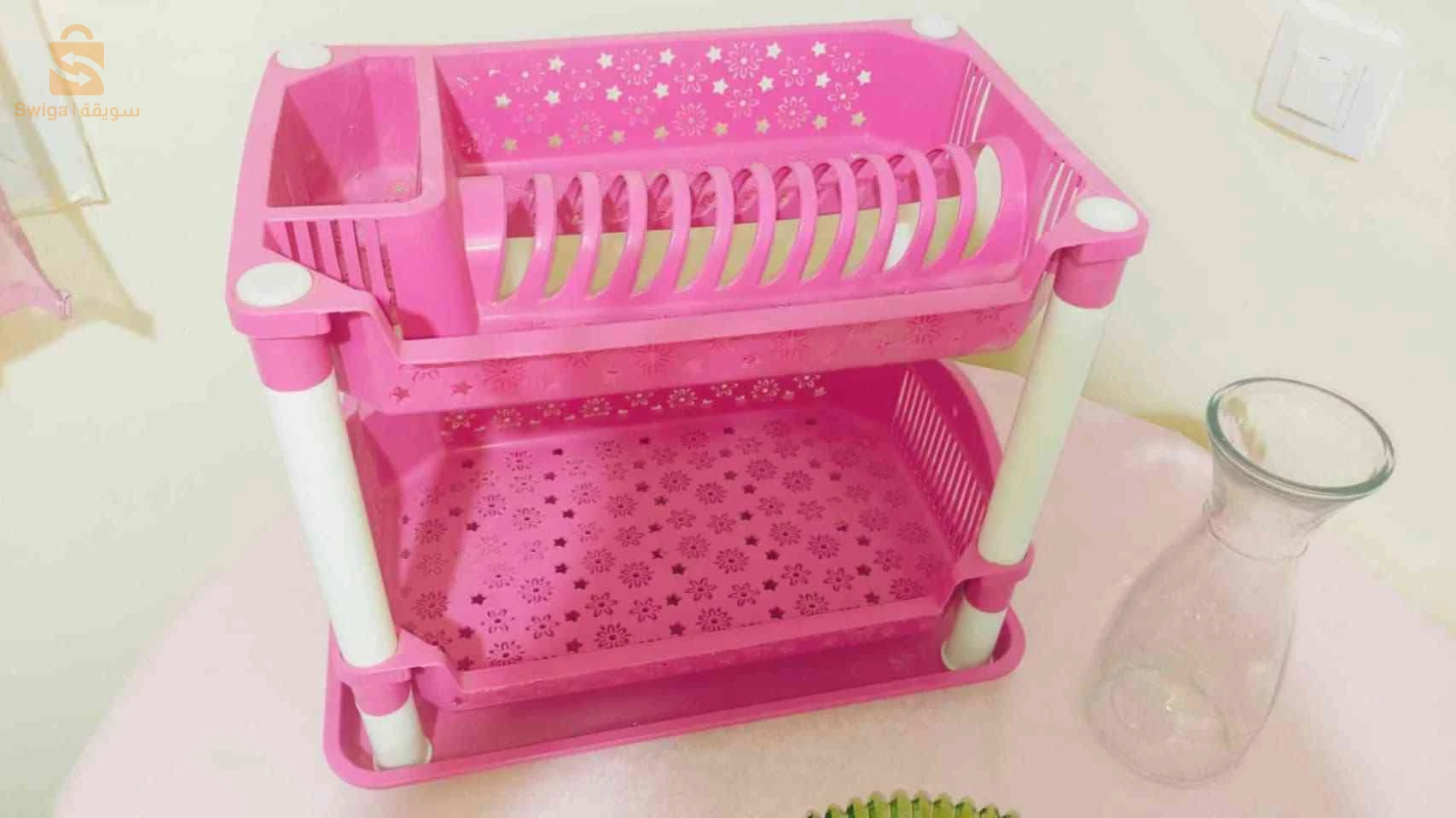 égouttoir, boites, petite table....