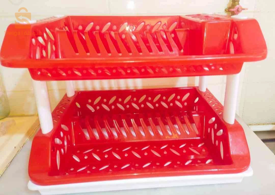 égouttoir, boites, petite table....