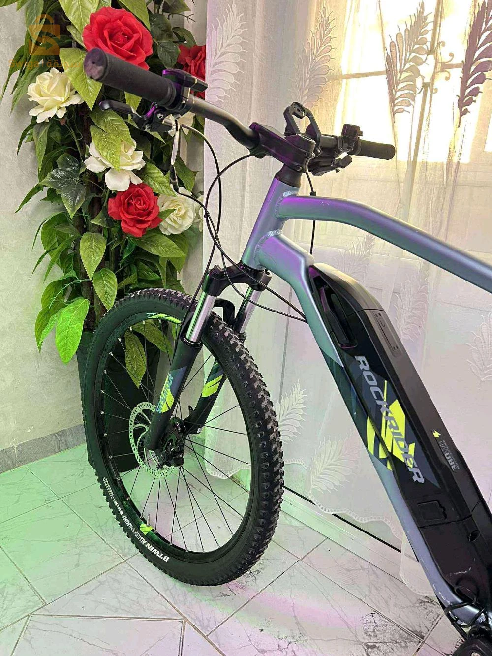 دراجة كهربائية 
rockrider E-st 100
taille XL
27.5 
batterie 380 Wh
ماشي 2000 kilometers 
مزالو جديد 
مرحبا 
0561774544