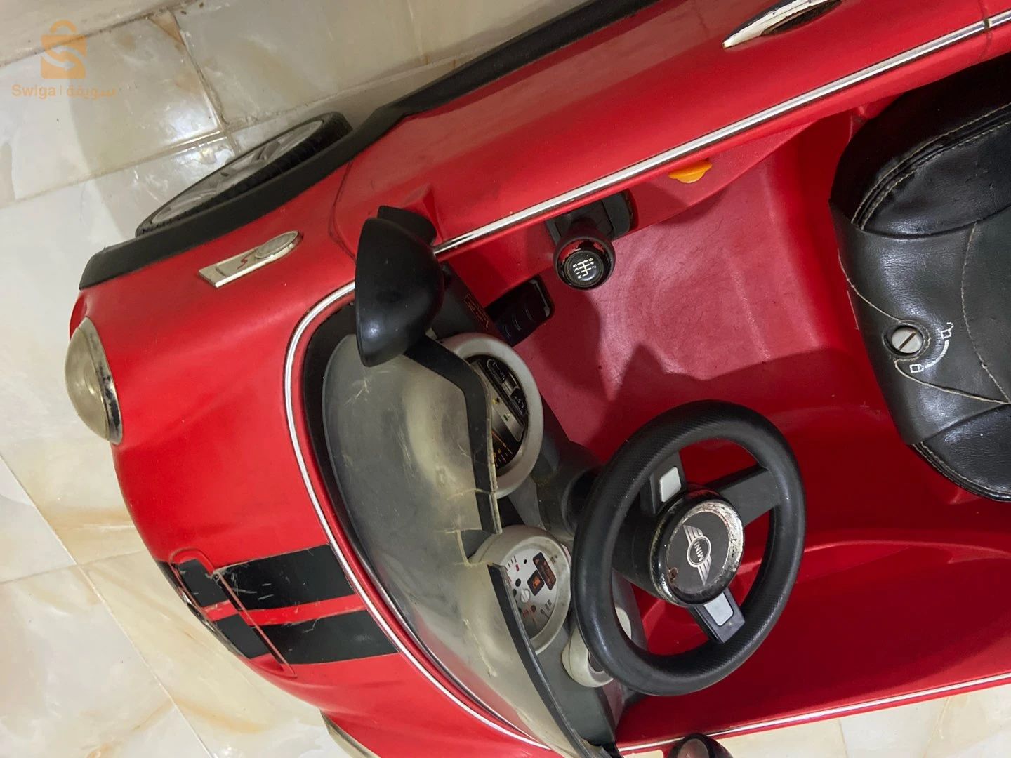 سيارة اطفال