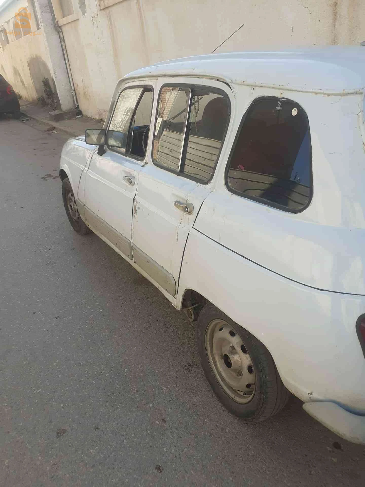 رينو R 4 1985 42 تيبازة