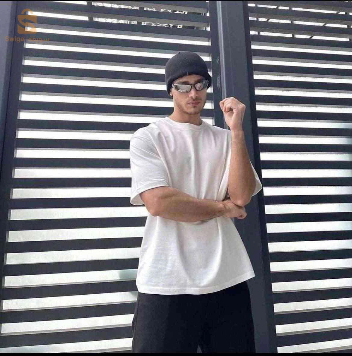 T-shirt over size