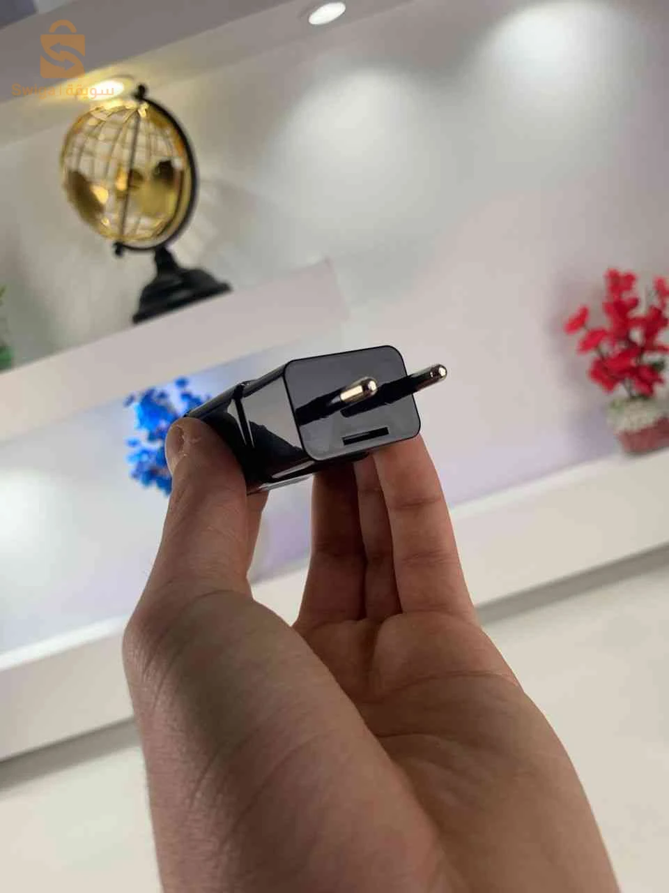 Caméra Chargeur WiFi Camouflée – كاميرا خفية واي فاي على شكل شاحن