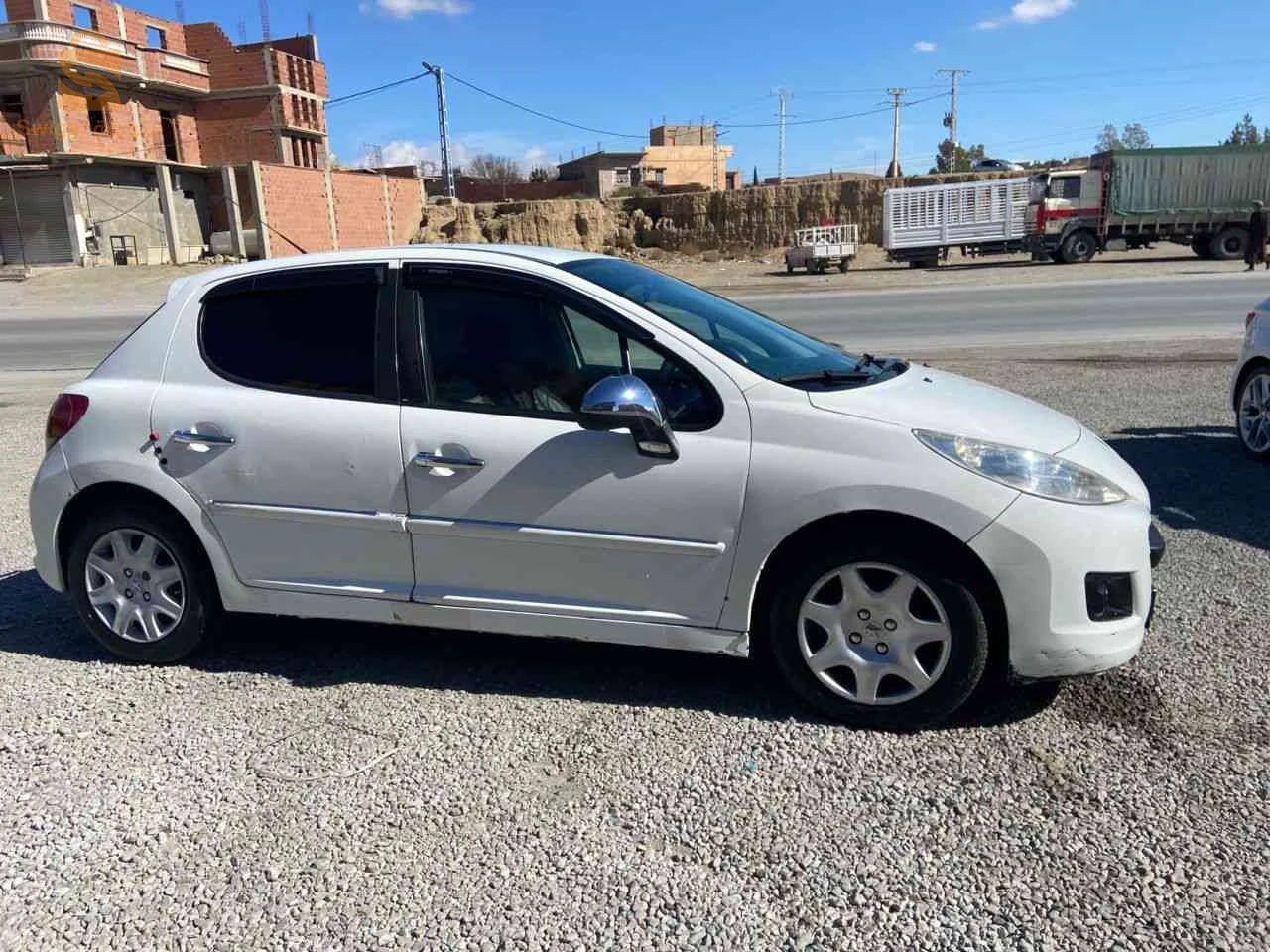 Peugeot 207 2013 34 BORDJ BOU ARRERIDJ