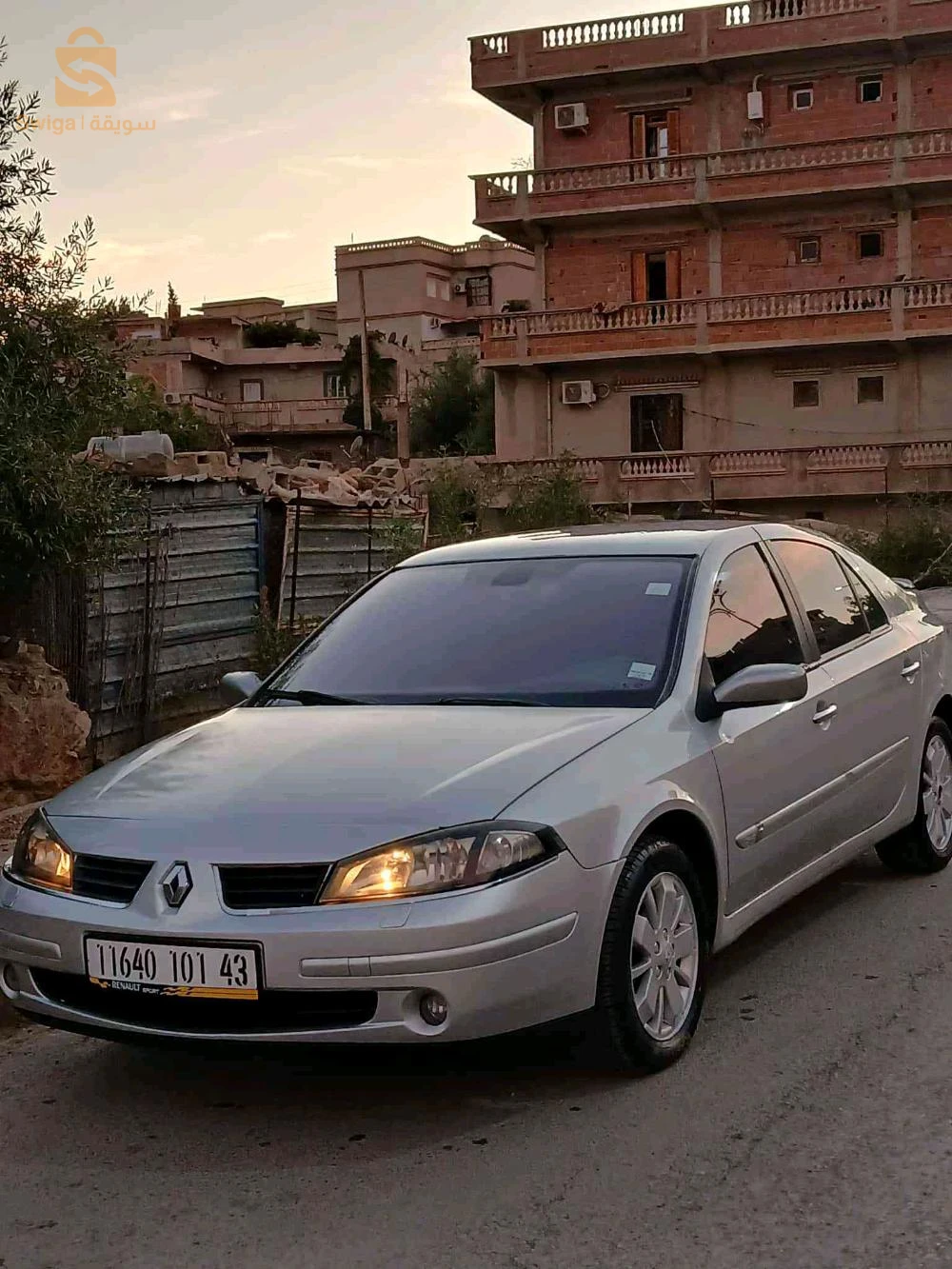 رينو Laguna 2001 43 ميلة