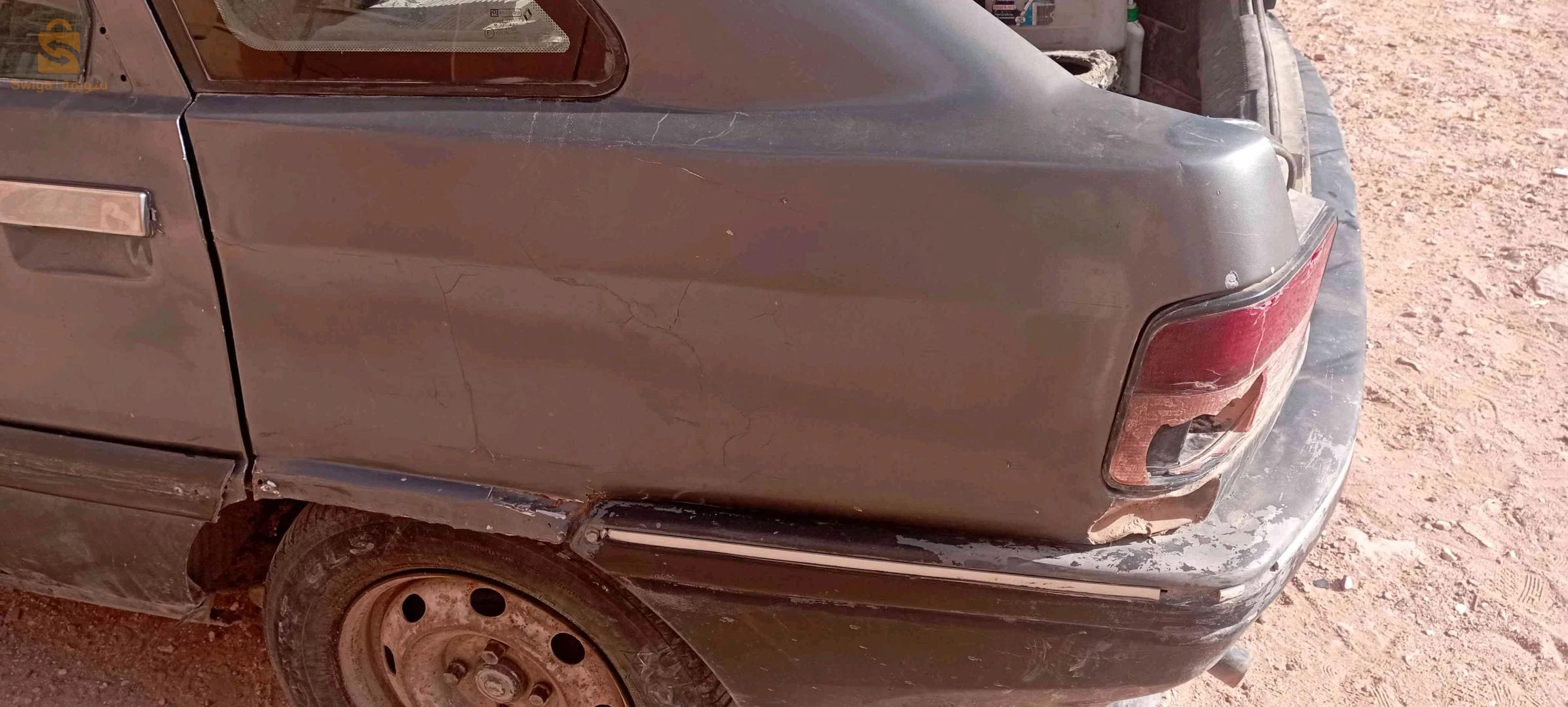 رينو R 21 1990 32 البيض
