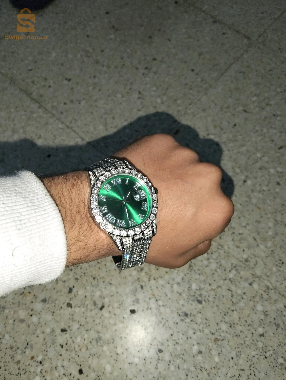 ساعة اناقة