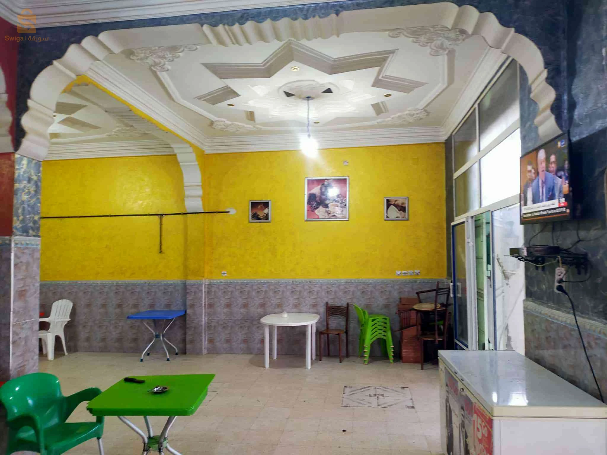 مقهى ومطعم للكراء