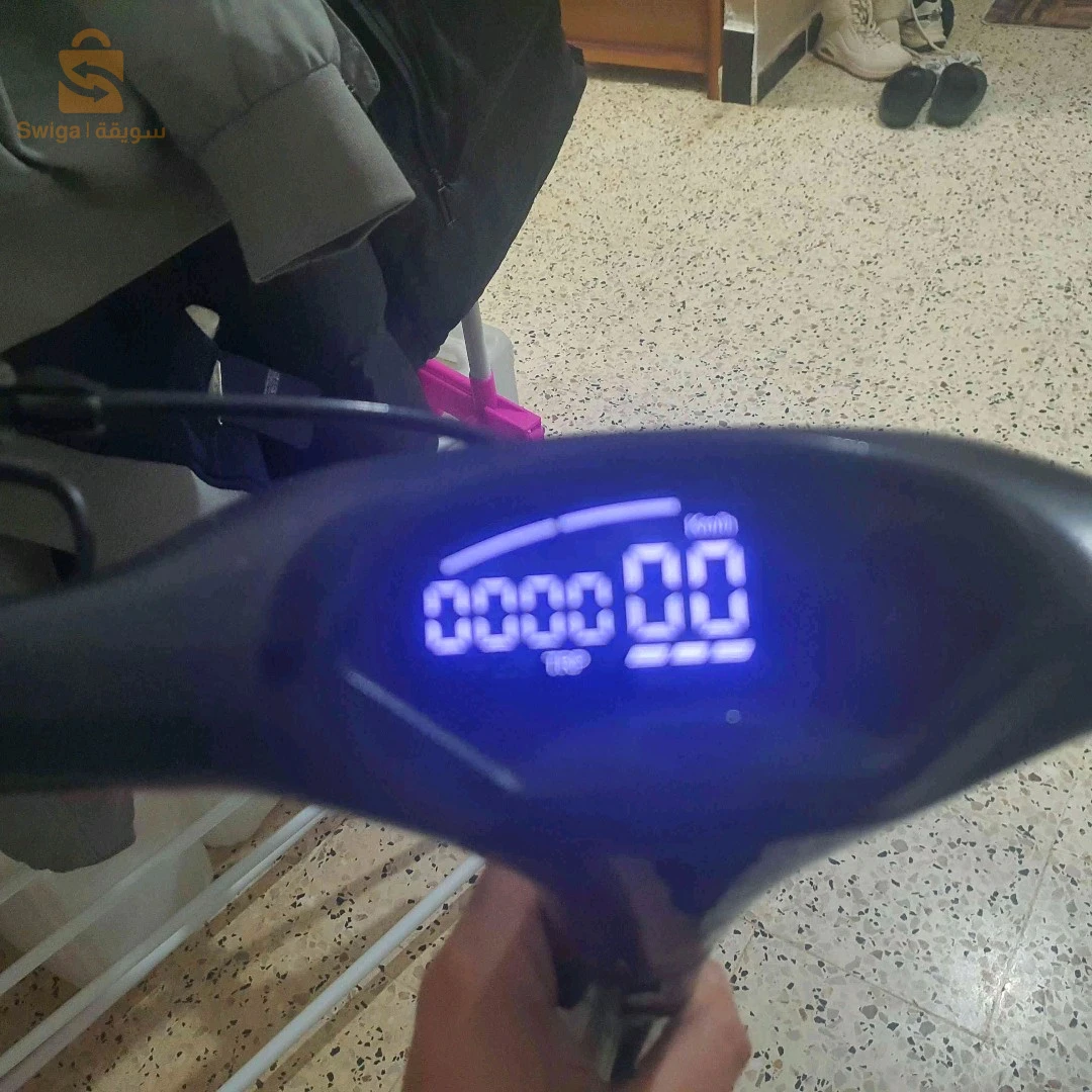 سكوتر كهربائي  من مركة ريد بول 
رقم الهاتف  0659620497