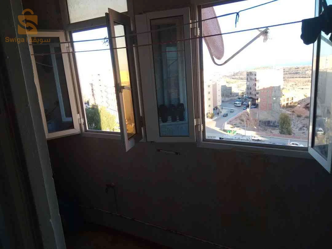 avendre f 3. désistement 5 em étage fi arzew city Ahmed zabana 0773134986