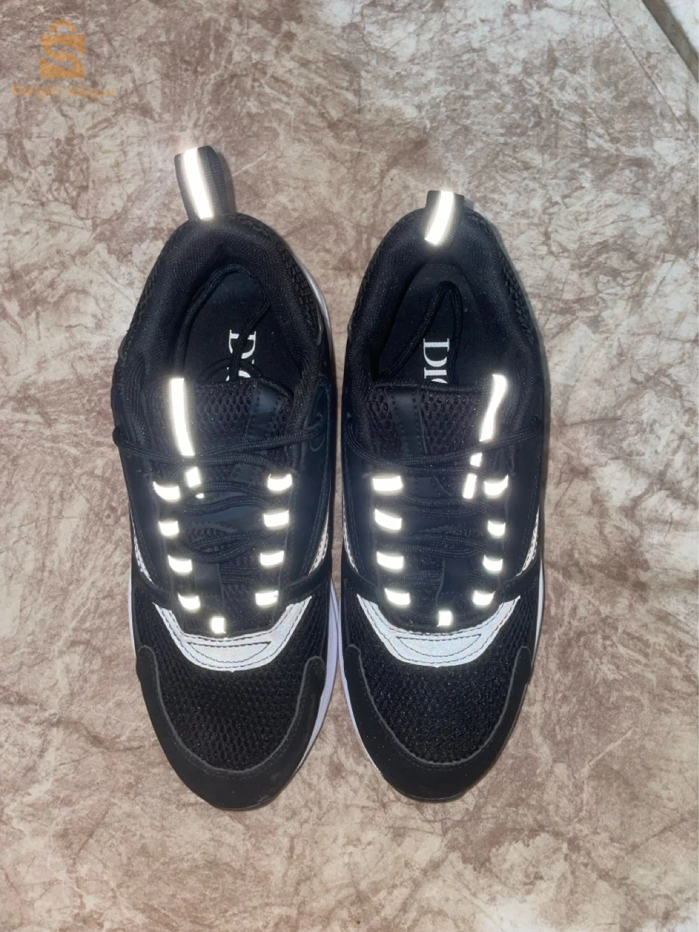 Dior B22