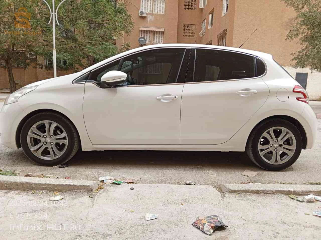 بيجو 208 2014 5 باتنة