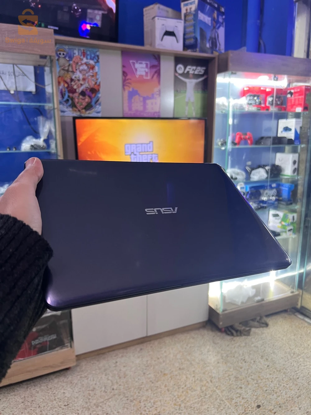 PC Portable ASUS E203N - Léger, Pratique &
Fonctionnel