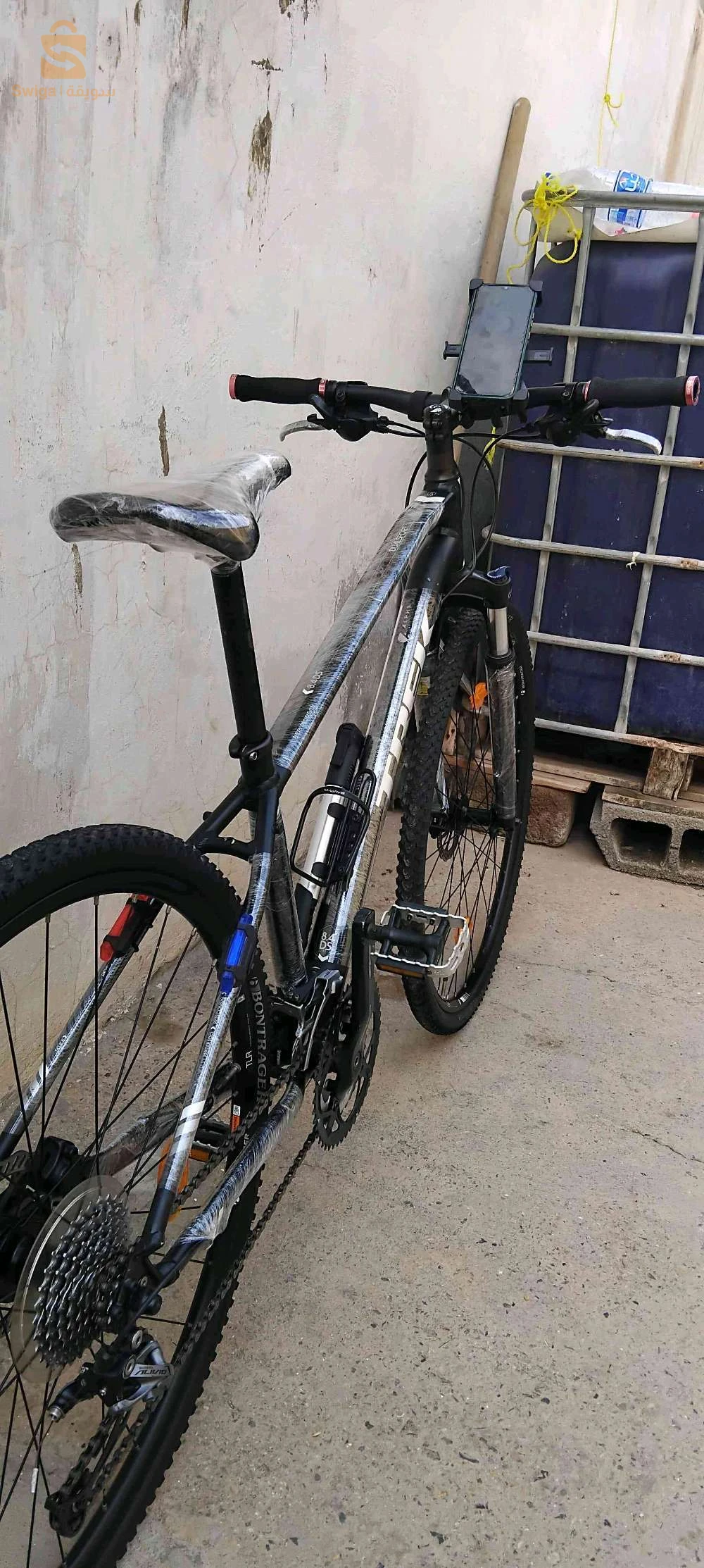 Vélo track BONTRAGER 10 sur 10 disponible 58 numéro de téléphone 
07 78 61 52 65 prix (65)