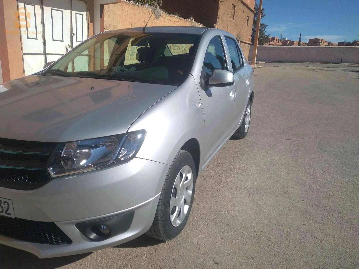 رينو Laguna 2014 32 البيض