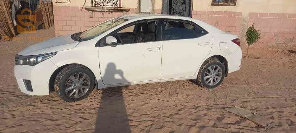 تويوتا Corolla 2015 1  ادرار