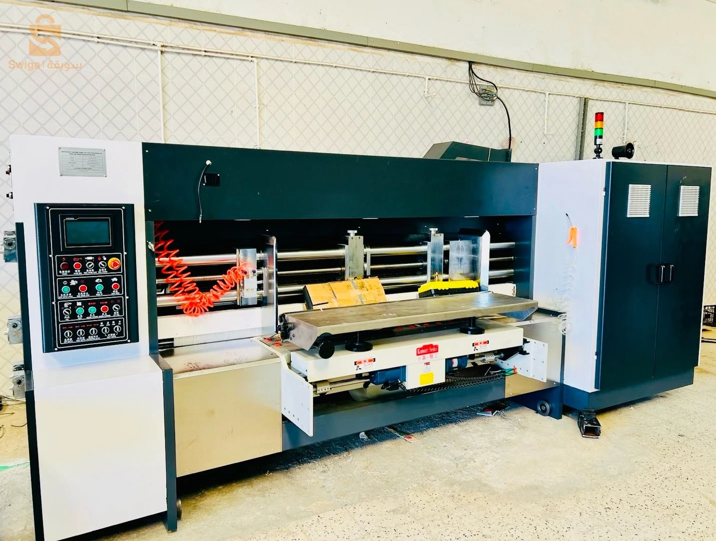 Machine pour fabrication l’emballage cartons ondulé imprimante 2 couleurs  jamais utiliser