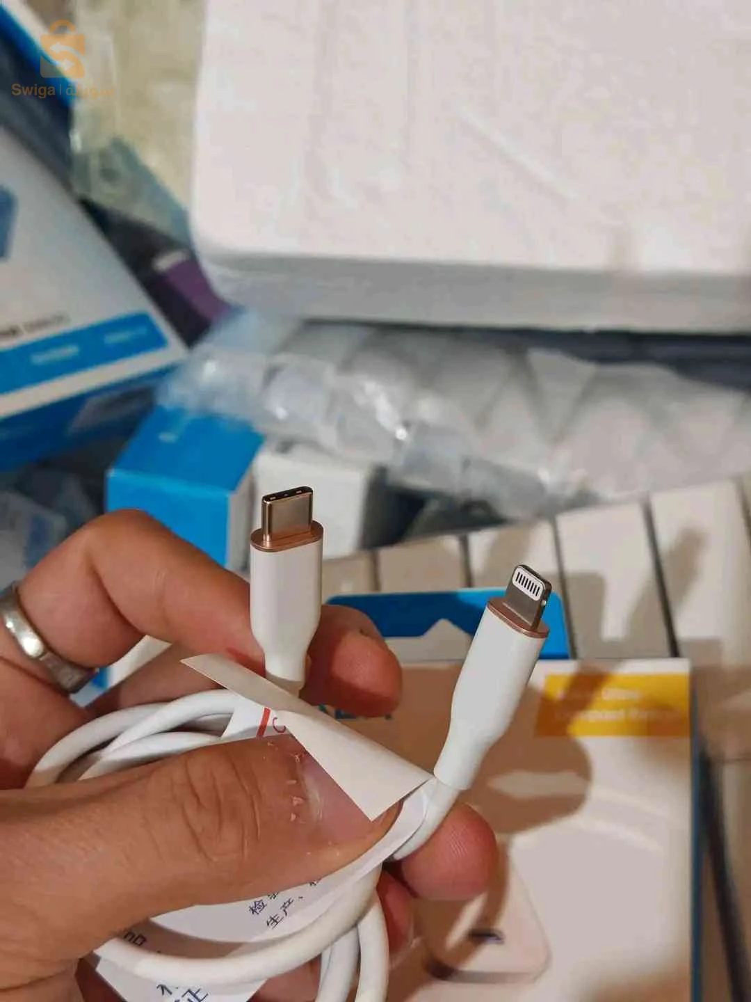 chargeur Anker nano 45w 1c 3500da
chargeur Anker nano 3 30w 511 2500da
câble lightning 2800da