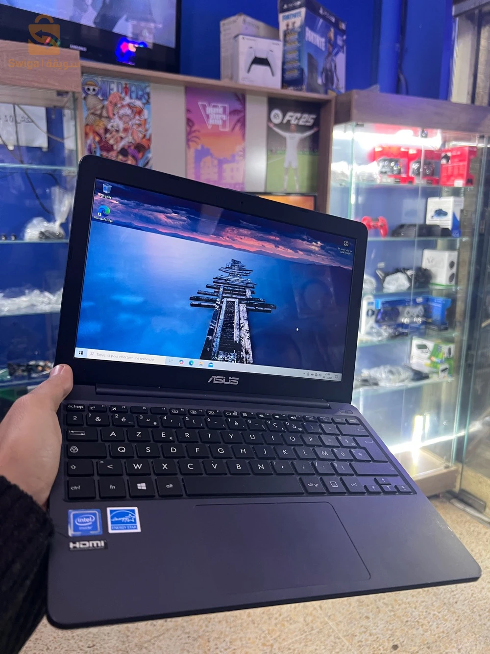 PC Portable ASUS E203N - Léger, Pratique &
Fonctionnel