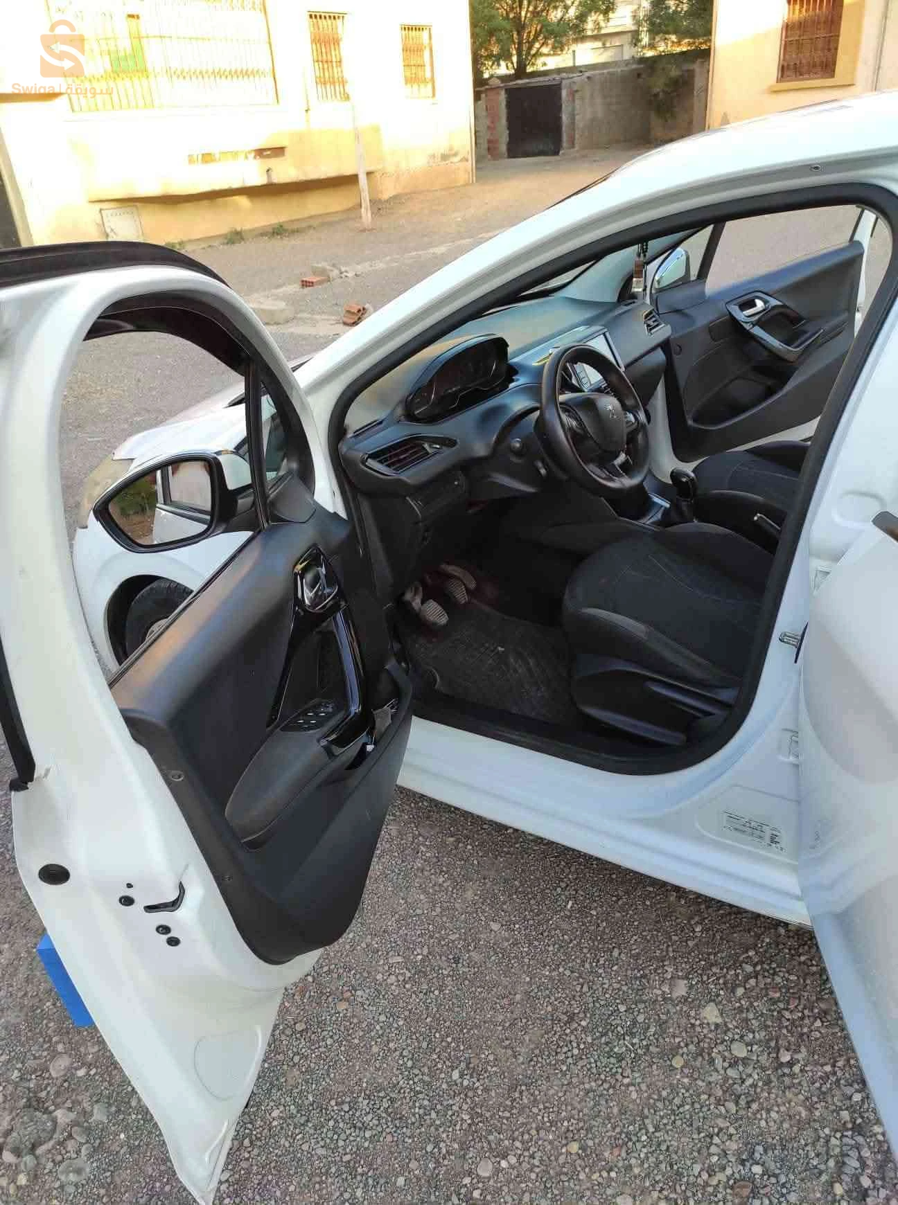 بيجو 208 2013 5 باتنة