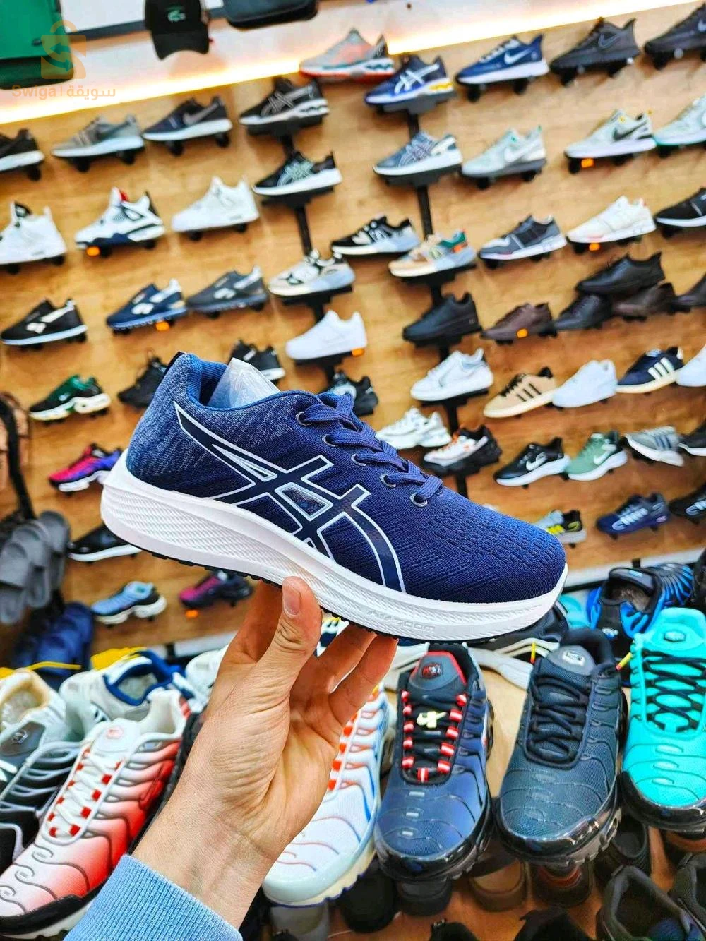 حذاء Asics رياضي