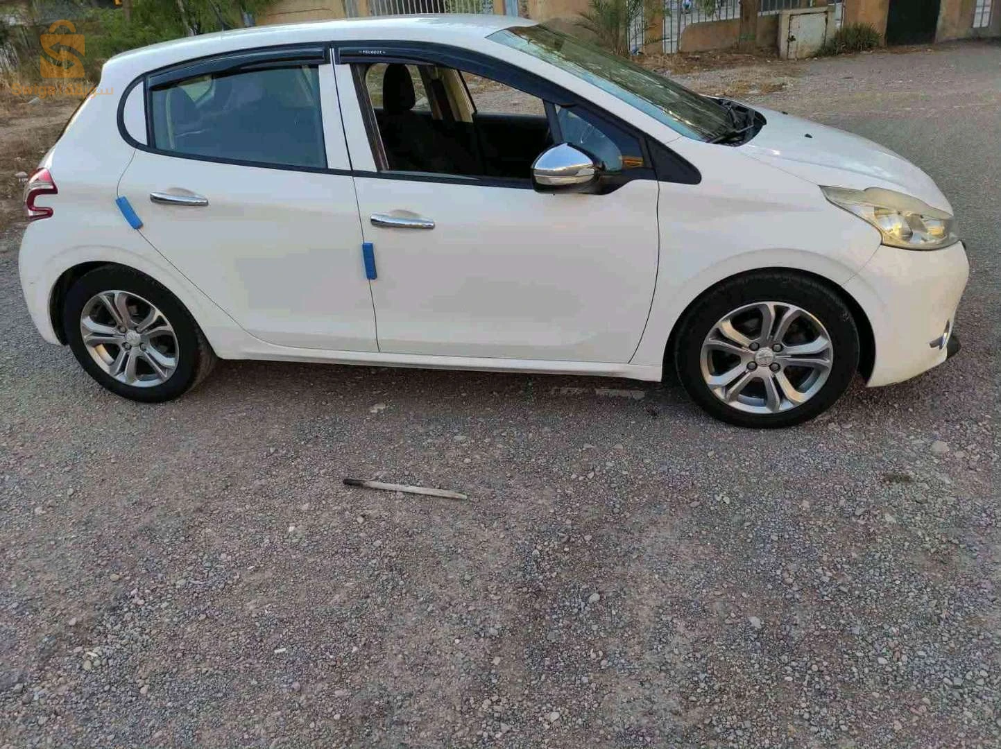 بيجو 208 2013 5 باتنة