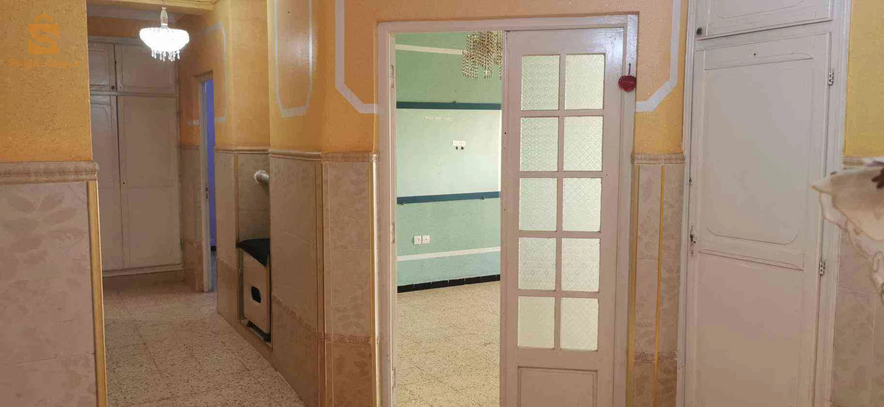 سكن البيع مطل على الطريق السريع وهران مستغانم. حي مغلق خاص بسوناطراك