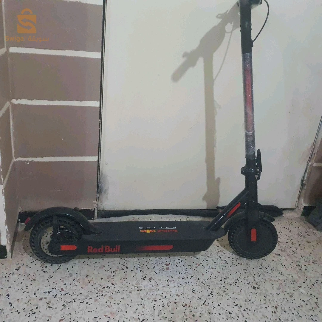 سكوتر كهربائي  من مركة ريد بول 
رقم الهاتف  0659620497