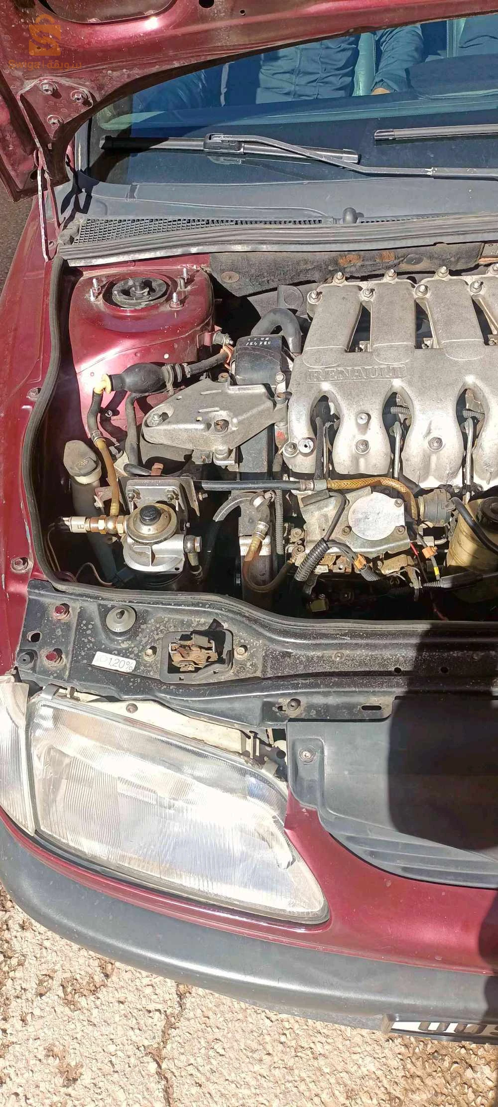 رينو Laguna 1994 45 النعامة