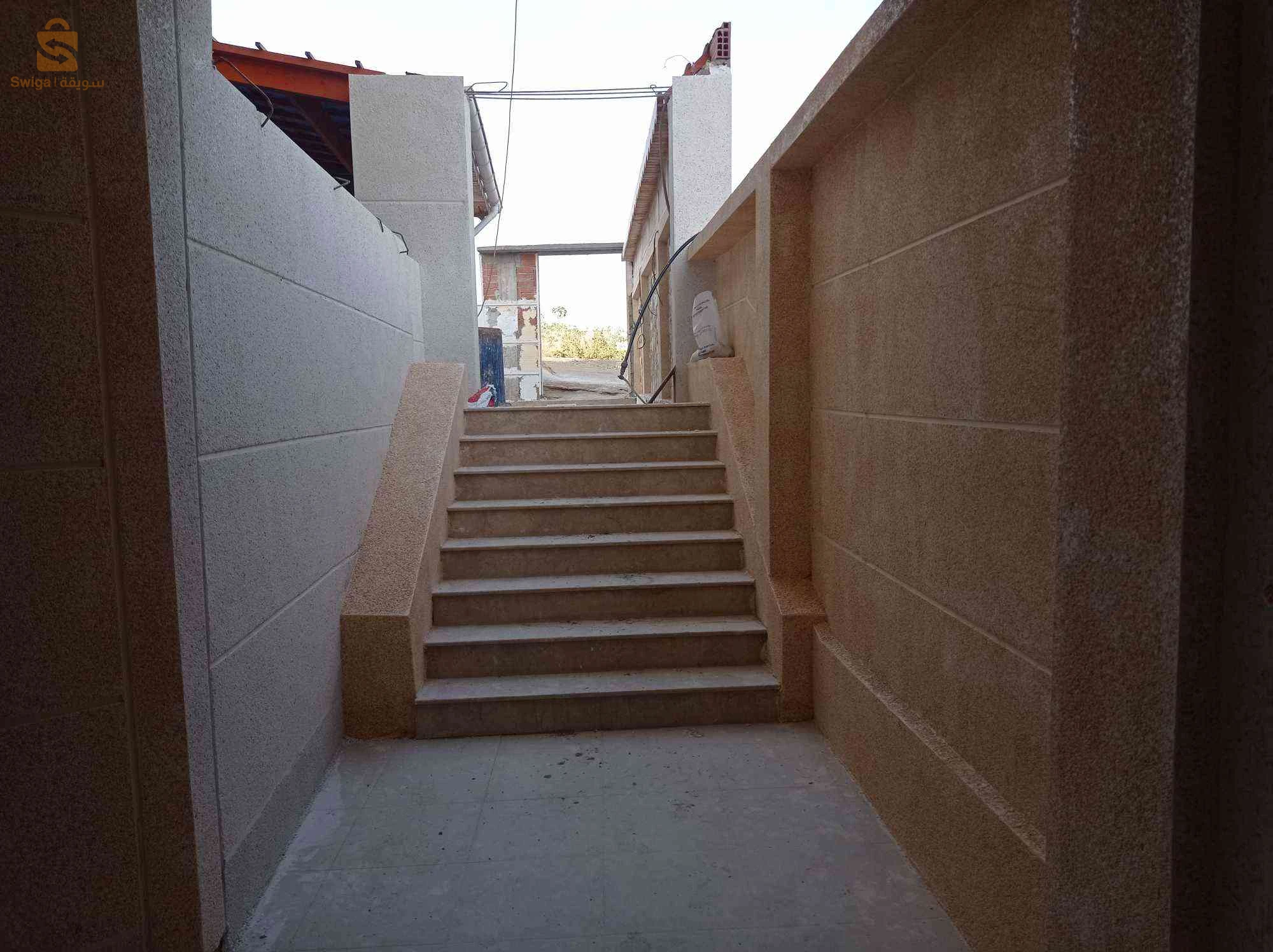 أف 3 في درارية للبيع