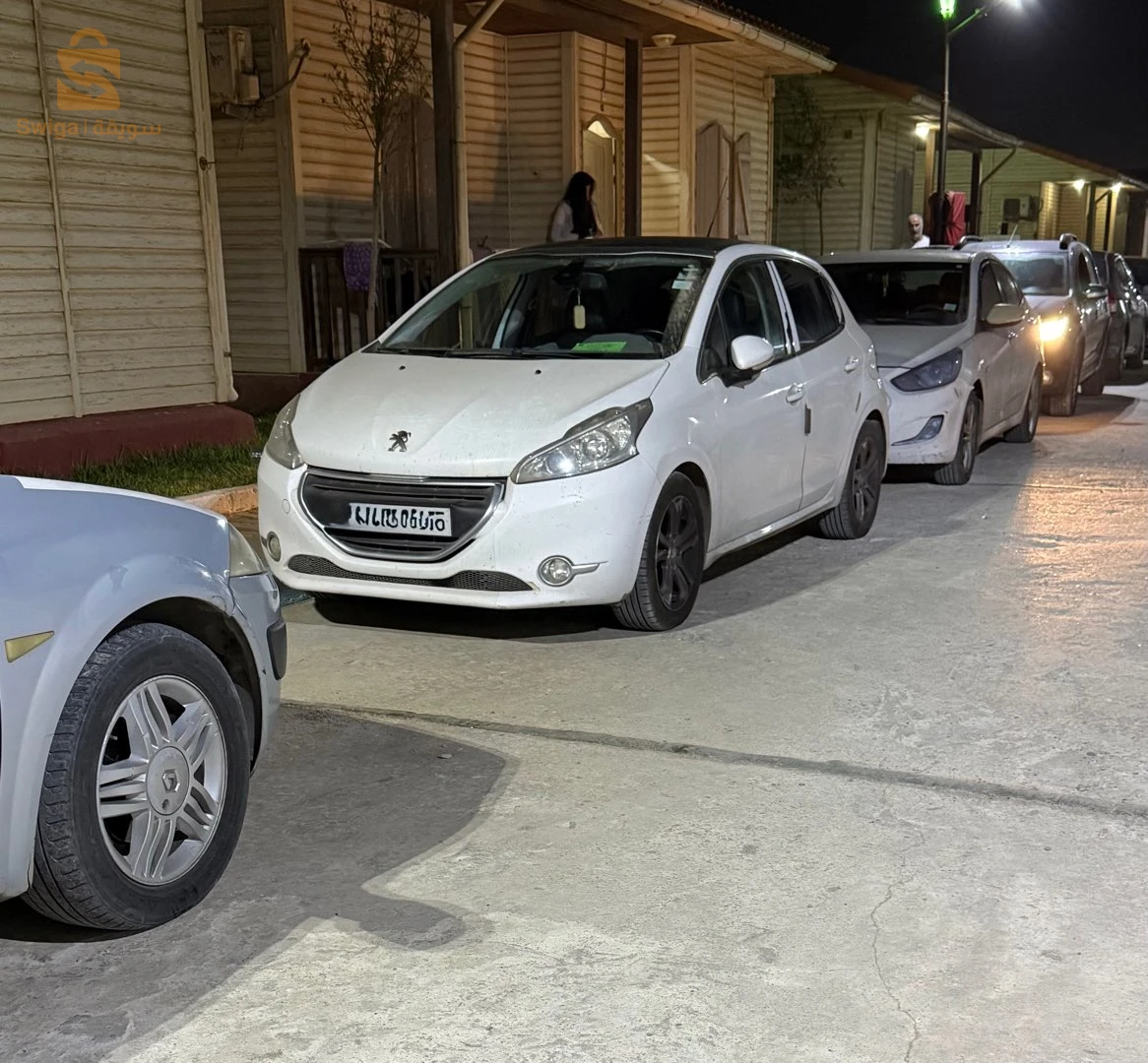بيجو 208 2014 31 وهران