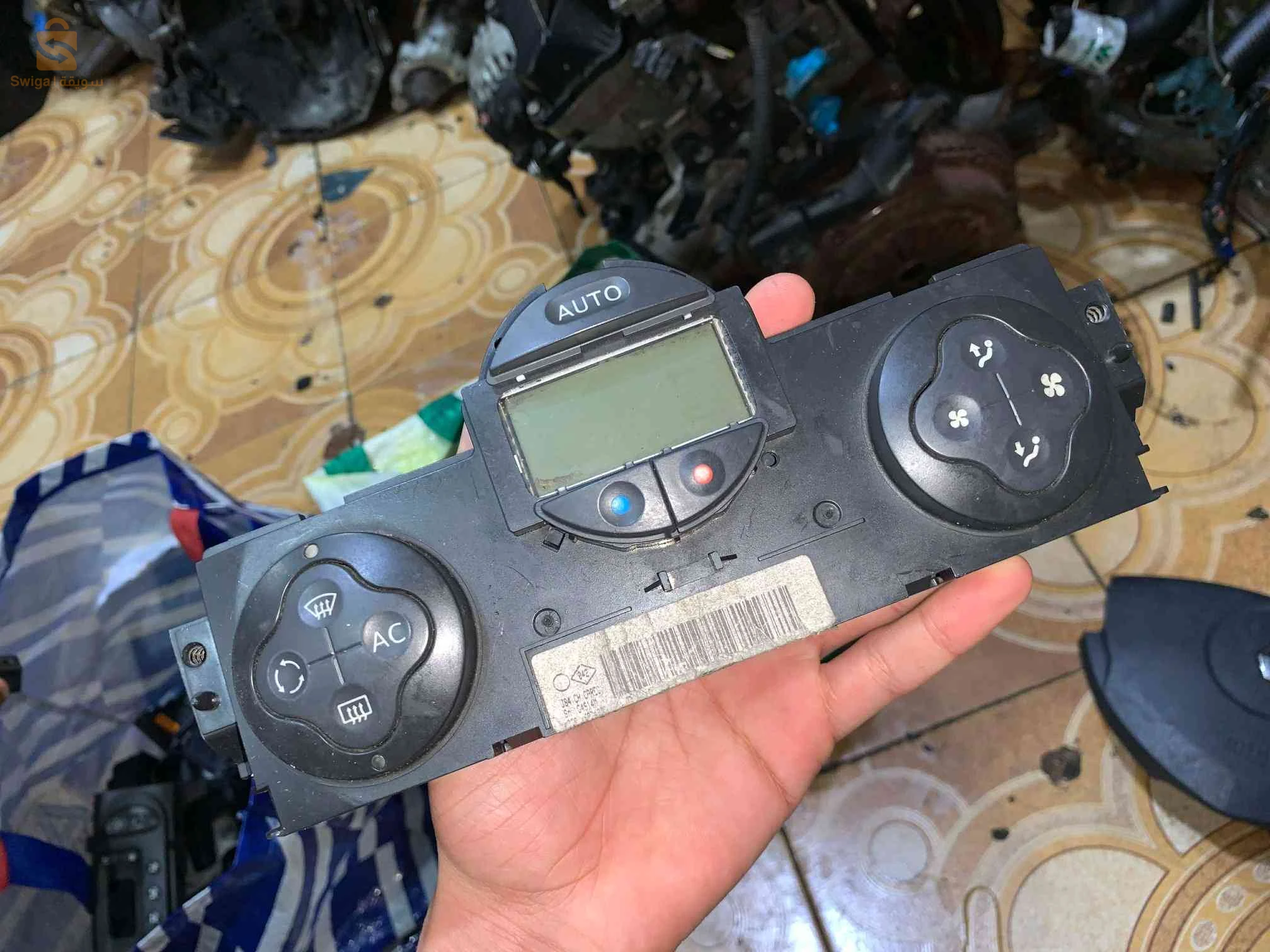 بيع إكسسوارات السيارات