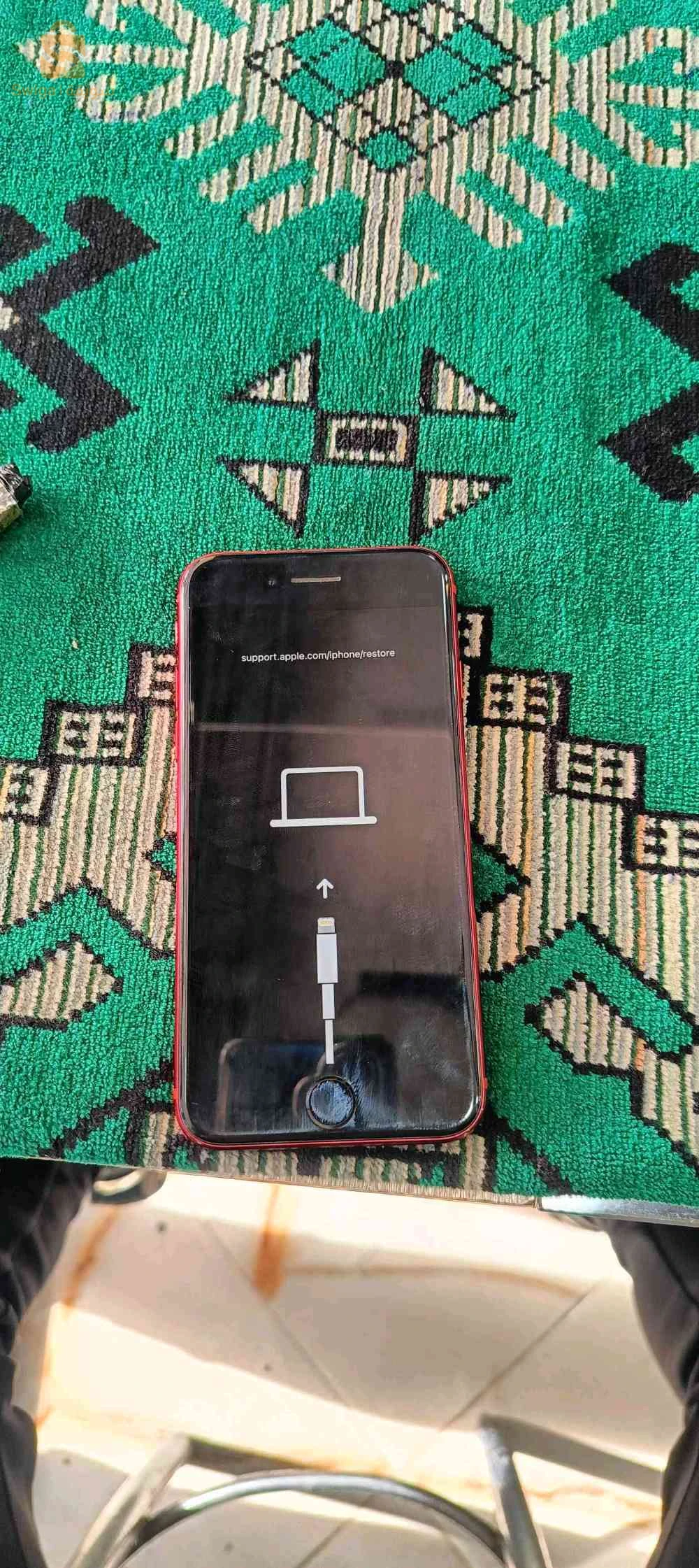 Apple iPhone SE 2020 (آيفون SE 2020)