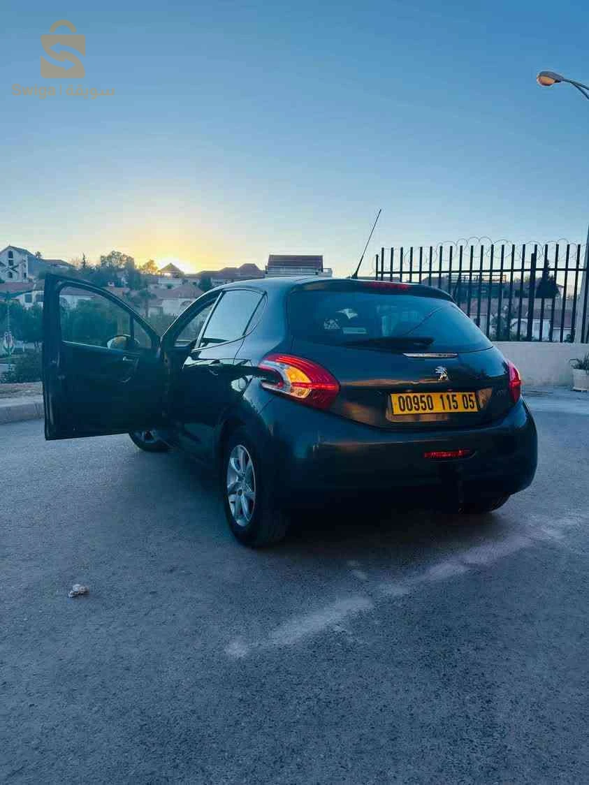 Peugeot 208 2015 5 BATNA