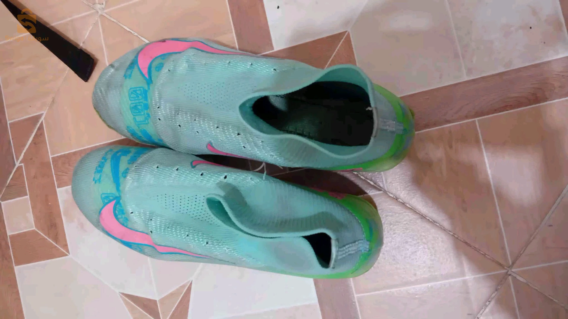 حذاء للبيع