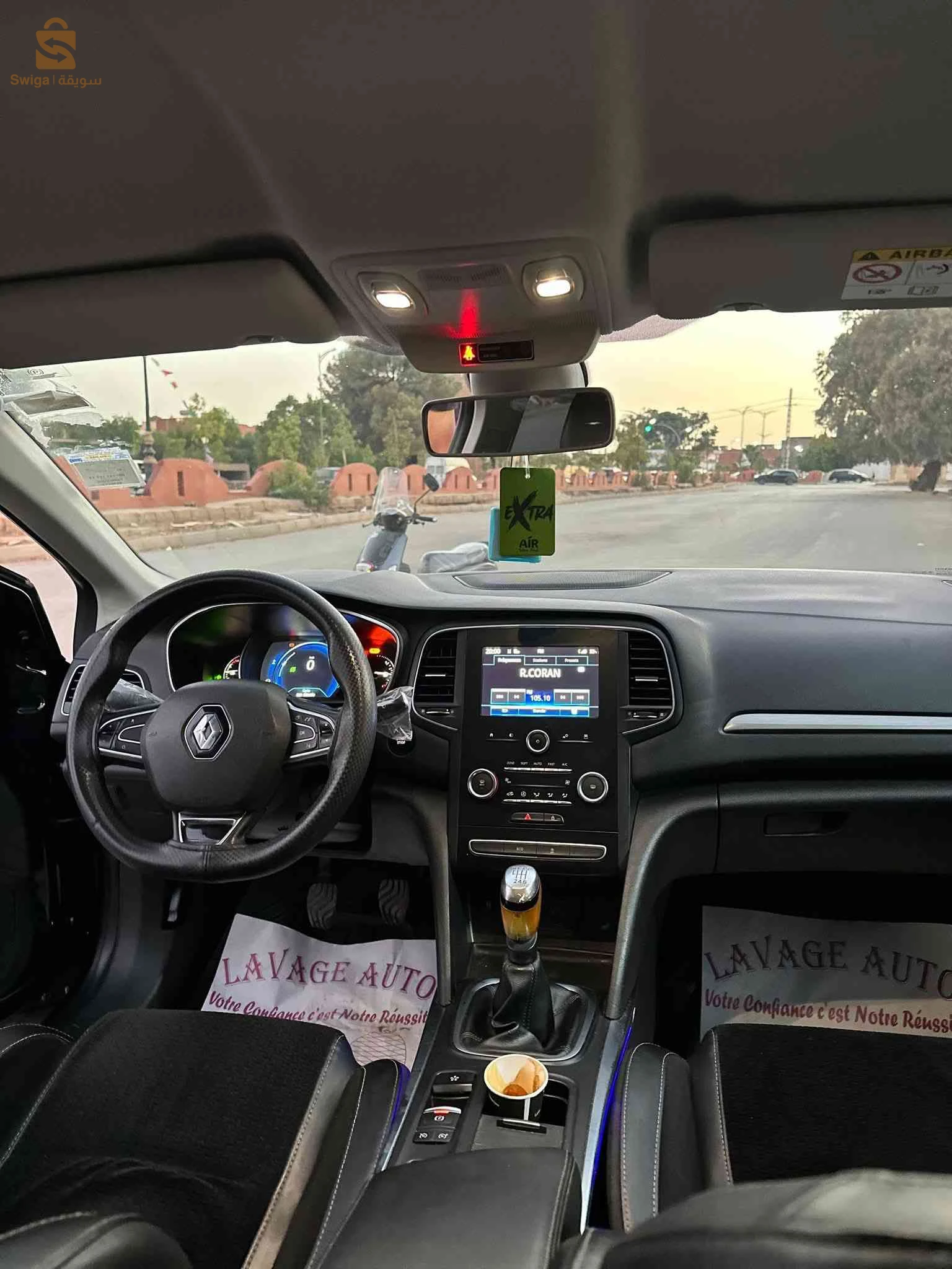 Renault Megane 2017 29 MASCARA