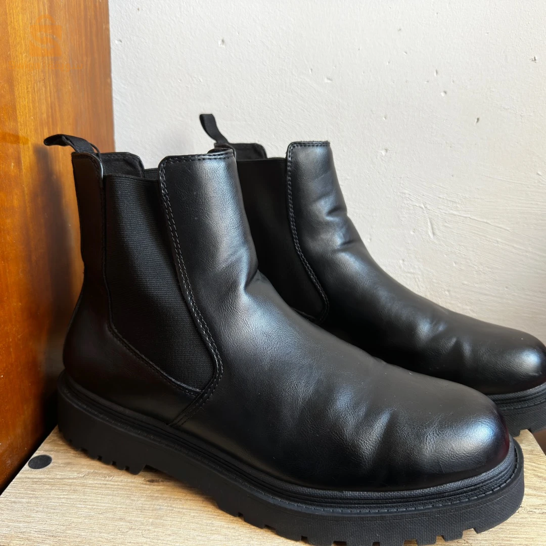 OCCASION Chelsea Boots PULL&BEAR  pointure 45 SEULEMENT