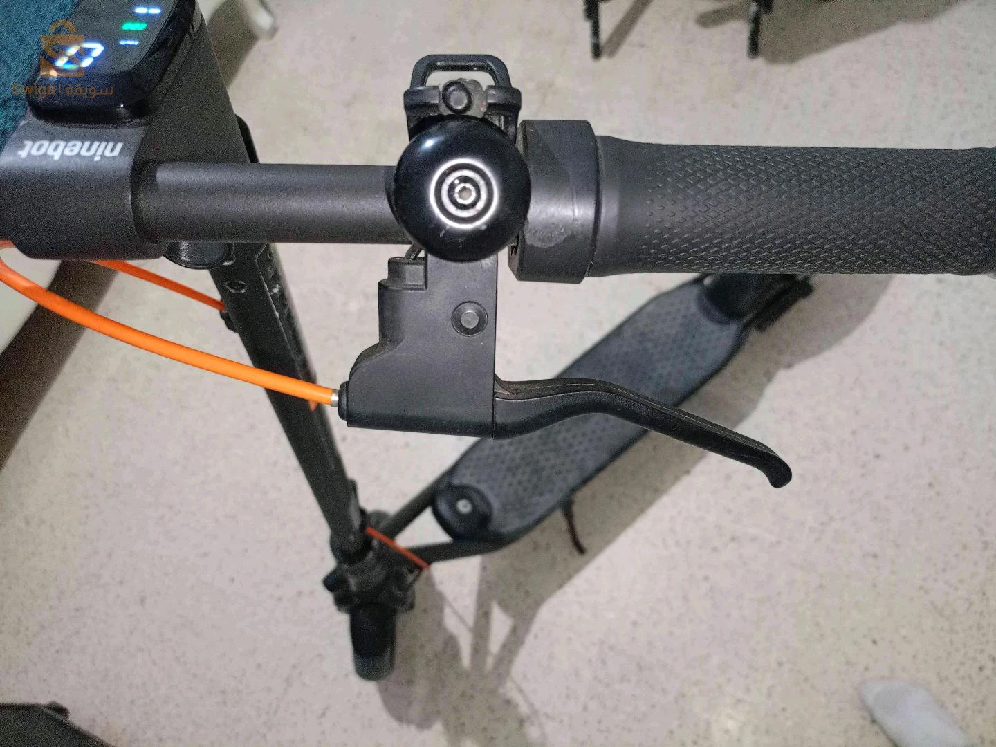 trotinette électrique 
la marque ninebot 
style F2 pro