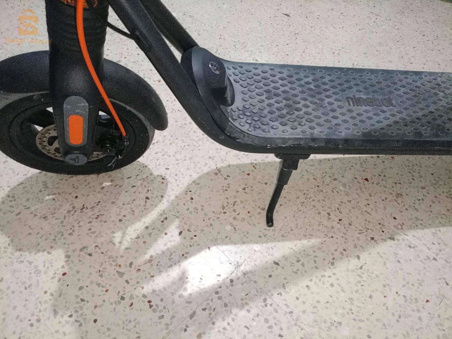 trotinette électrique 
la marque ninebot 
style F2 pro