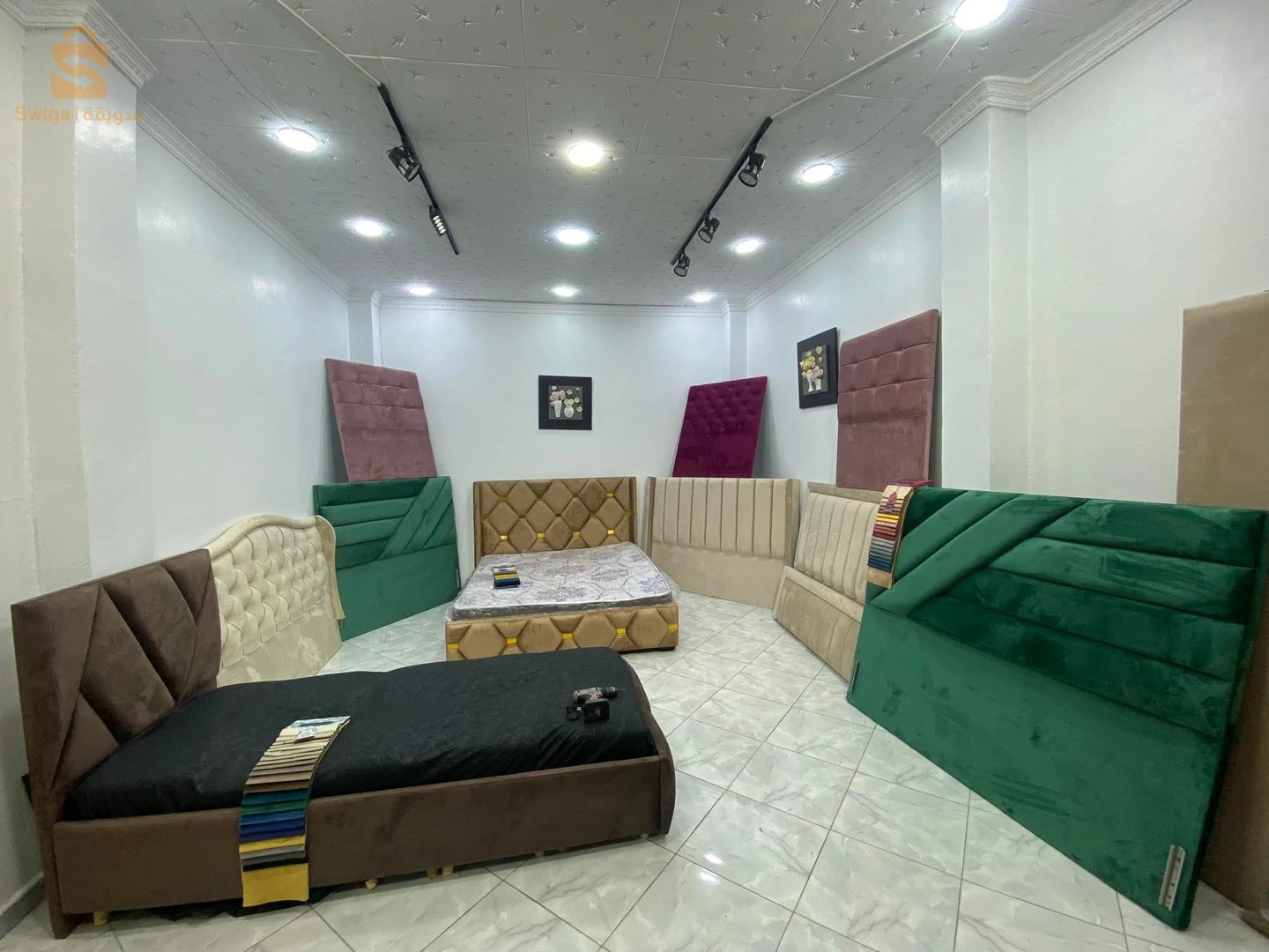 meuble lit capitonnée 0558461894