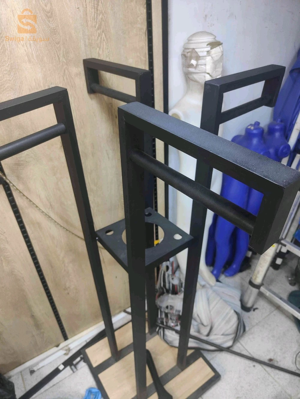 معدات محل ملابس رجال
