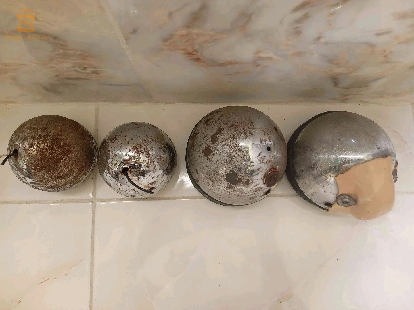 أضواء أمامية لسيارة رونو 4